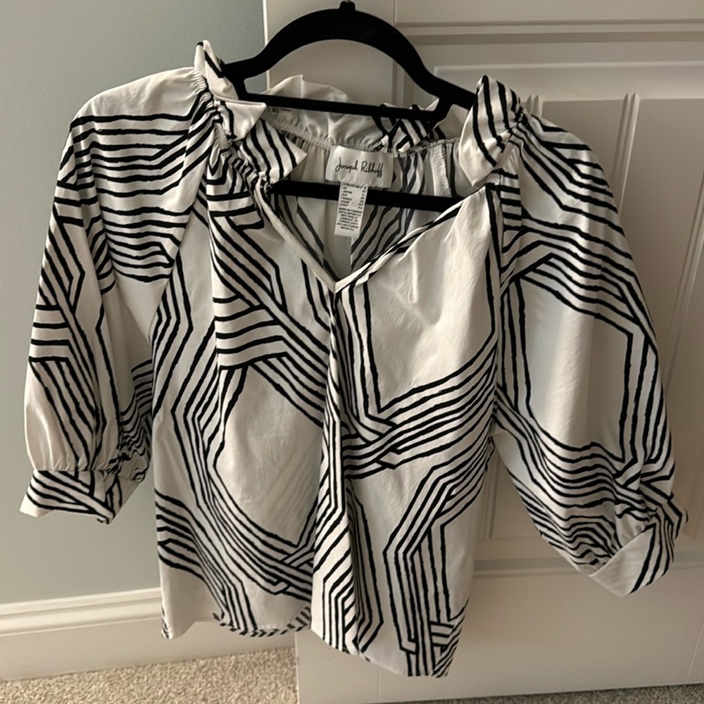 Beautiful Black and white blouse with sleeves